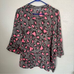 White Birch Leopard Print Pink Gray Top 3/4 Sleeve Sweater Size Large